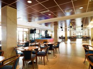 Un restaurant sau alt loc unde se poate mânca la Hotel Monarque Fuengirola Park