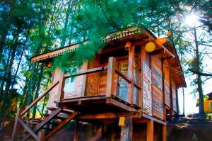 Bygningen som kroen ligger i + 16 billeder