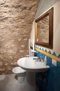 Gallery image of Charming rustic house in Gardone Riviera