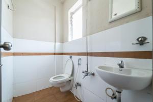 Koupelna v ubytování Hotel Aashish Deluxe Pet Friendly