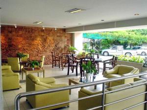Posezení v ubytování M In Korat Service Apartment