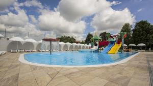 Bazén v ubytování Hotel Villa Glicini nebo v jeho okolí