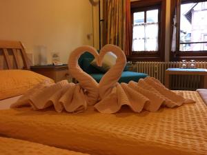 Postel nebo postele na pokoji v ubytování Hotel im Hochzeitshaus