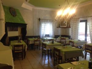Restaurace v ubytování albergo panoramico + 34 fotografií