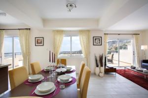 Gallery image of Club Coral View Resort in Peyia