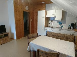 A kitchen or kitchenette at Berliner Ecke