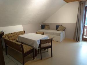 A bed or beds in a room at Berliner Ecke