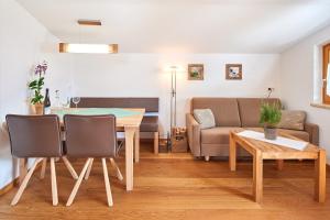 Istumisnurk majutusasutuses Haus Panoramablick