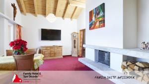 Μια τηλεόραση ή/και κέντρο ψυχαγωγίας στο Family Hotel Desirée