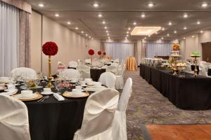Restaurace v ubytování Ramada by Wyndham St Paul AB