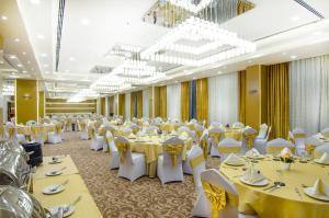 Restaurace v ubytování Al Murooj Grand Hotel