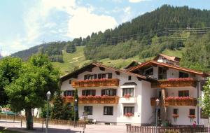 Gallery image of Haus Fallesin in Sankt Anton am Arlberg