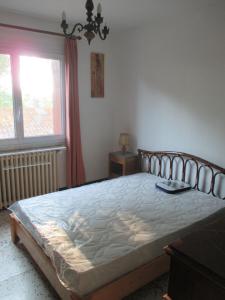 Postel nebo postele na pokoji v ubytování Maison de 2 à 6 personnes au bord de l'Hérault