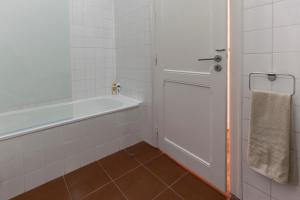 Koupelna v ubytování Lisbon City Center Apartment + 12 fotografií