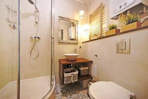Ένα μπάνιο στο Retro Apartament na Starowce