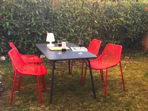 Afbeelding uit fotogalerij van The One Suite Annecy in Annecy