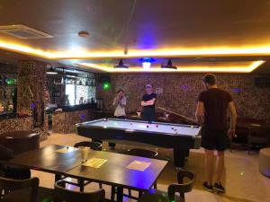 Biliár nebo kulečník v ubytování Sapa Signature Inn