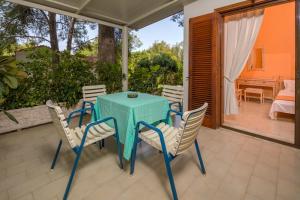 A balcony or terrace at Alykes Park Bungalows