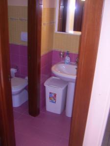 A bathroom at Residence Massilor