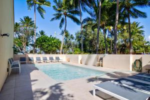 Piscine de l'établissement Number 2 On The Beach | Beautiful Beachfront Villa ou située à proximité