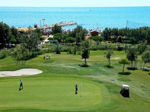 Golf v hotelu nebo okolí