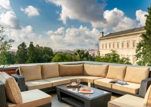 Uma área de estar em Rixos Pera Istanbul