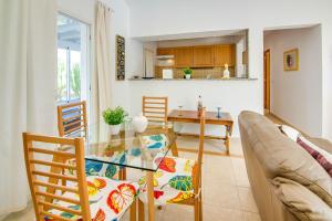 A kitchen or kitchenette at A3 BUNGALOW
