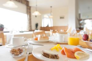 Makanan di atau berdekatan hotel