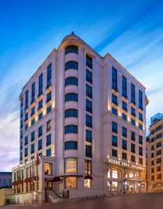 O edifício em que o hotel se localiza