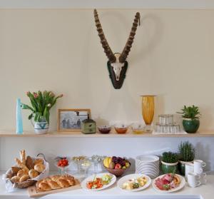 Makanan di atau berdekatan hotel