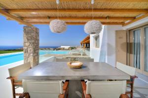 Bazén v ubytování Villa Galatia by Thalassa Residence Mykonos nebo v jeho okolí