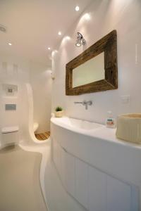 Koupelna v ubytování Villa Galatia by Thalassa Residence Mykonos
