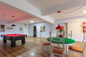 Biliár nebo kulečník v ubytování Iguassu Flats Hotel