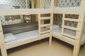 Cama ou camas em um quarto em Social Hostel