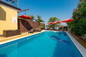 Бассейн в Soline Bay Seashore Residence или поблизости