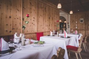 Restaurace v ubytování Hotel Fameli