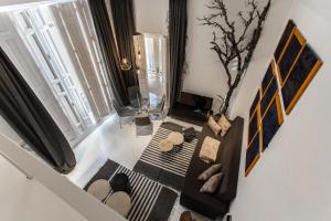 A seating area at Almudena Modern & luxury space near Plaza Mayor