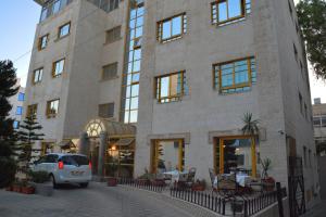 Budova, kde se aparthotel nachází