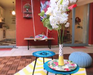 A seating area at Incantevole appartamento anni 50'