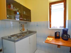 Kuchyňa alebo kuchynka v ubytovaní Apartment Milenko-2 by Interhome
