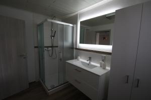 Koupelna v ubytování Milonia + 22 fotografií