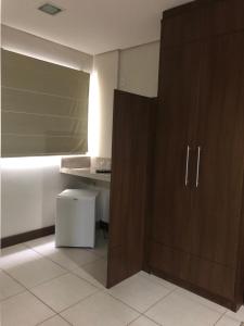 Kamar mandi di Summit Dom Apart Hotel