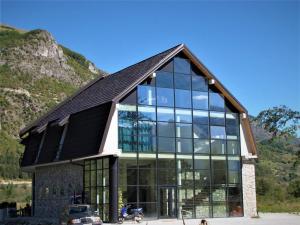 Nespecifikovaný výhled na hory nebo výhled na hory při pohledu z hotelu