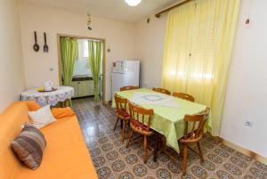 Kuchyň nebo kuchyňský kout v ubytování Apartment Lele