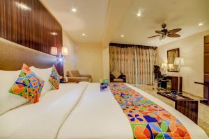 Foto de la galería de FabHotel Prime Sarala Crown With Pool, Calangute Beach en Calangute