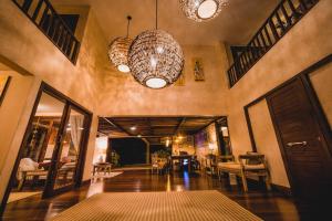 Um restaurante ou outro lugar para comer em Oka Da Mata