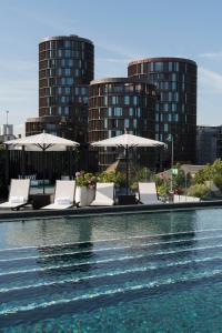 Sundlaugin á Nimb Hotel eða í nágrenninu