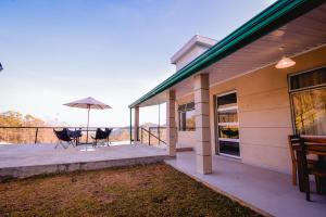 Balkón nebo terasa v ubytování Top Terrace Cottage