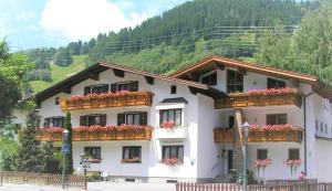 Nespecifikovaný výhled na hory nebo výhled na hory při pohledu z bed and breakfast