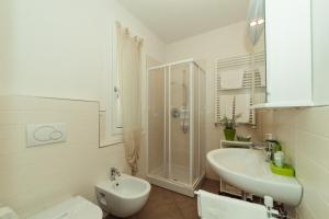 Ένα μπάνιο στο Appartamento Verdemare +30 φωτογραφίες